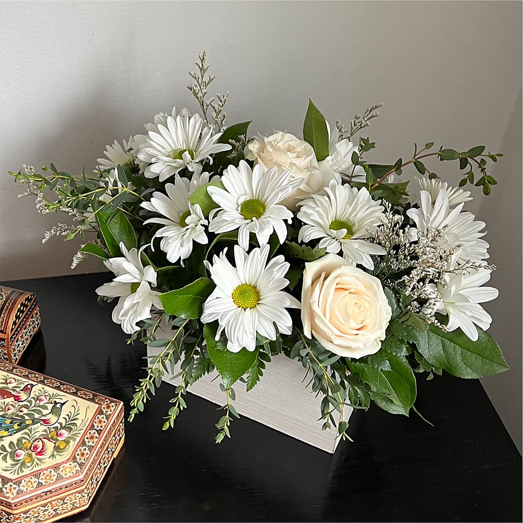 Fresh Linen Box Bouquet – Flora Ventures Llc, Newmarket NH
